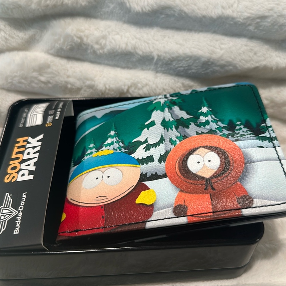 NWT Buckle Down Bi-Fold Wallet with Credit Cards, ID and Bill Slots.